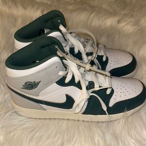 Jordan 1 Mid SE White/Oxidized Green-Sail